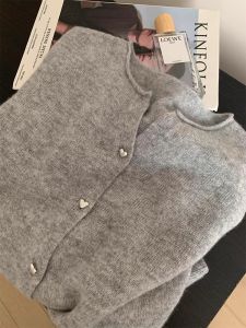 ถักสีเทา ขนสัตว์ คาร์ดิเกน หัวเข็มขัดเงิน Love Small คอวี ทันสมัย แขนยาวสไตล์เดินทาง ผู้หญิง เสื้อท่อนบน