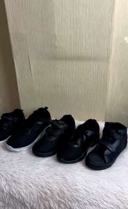 Sepatu Sekolah Anak Hitam / Putih / Tali / Velcro Anti Slip Nyaman di Kaki