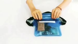 Dry Bag Waterproof Pouch Bag Waist Pack Underwater Phone Case with Strap 3 Layer Cover Pouch Water Sport Swimming Jogging Exercise OS09