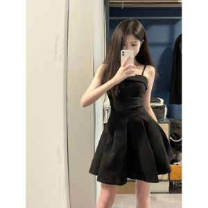 ชุดเดรสสั้นทรงเอคอวีแขนกุดสไตล์เกาหลีสำหรับผู้หญิงในช่วงฤดูร้อน ชุดเดรสสั้นทรงเอเอวสูงสไตล์เกาหลีสีพื้นสำหรับผู้หญิง