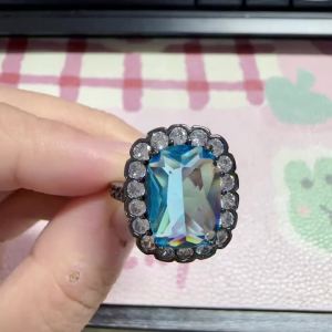 Huitan Flower Design Women Slim Black Ring Inlaid Bright Oval Cubic Zirconia Fashion Wedding Party Accessories Elegant Jewelry