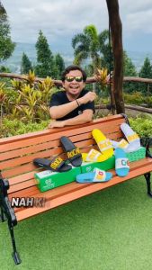 MOCHEL - Sandal Selop Pria dan Wanita MOCHEL TPR Hitam Putih