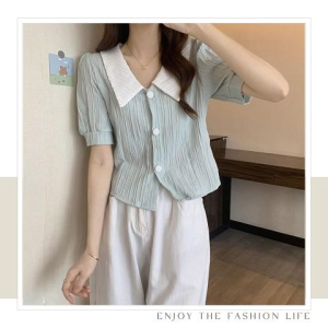 LHMonday ใหม่แกะกล่อง เสื้อแฟชั่นสำหรับสุภาพสตรี รุ่นนี้สวยมาก เป็นงานคอปกสีตัดกับตัวเสื้อ แขนตุ๊กตาสุดน่ารัก แมทช์ง่ายทุกสี สั่งเลย คือดีม๊ากก