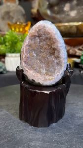 🇲🇾Johor 100%Natural top-grade raw mineral sugar shine dragon egg rare pink egg 🎆. The natural crystalline red-pink crystal also has a hint of golden yellow ✔️. Each one is shaped like a small mountain with cracked patterns ⛰️ with a beautiful conc