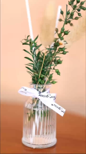 Pengharum Ruangan Reed Diffuser Aromaterapi 50ml – Pengharum Ruangan Estetik dengan Stik Rotan & Vas Kaca Pengharum Ruangan Aromterapi Reed Diffuser 50ml Reed Diffuser Stik Rotan