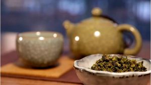 Chè Xanh Bảo Lộc Trà Ô Long Thượng Hạng Gói 100gr Hút Chân Không Cánh đẹp nước trong thơm ngon an toàn.