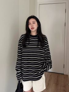 เสื้อยืดแขนยาวทรงหลวมสไตล์เกาหลีสำหรับผู้หญิงในฤดูใบไม้ร่วงปี 2025 ทรงหลวมสบายๆ สไตล์ลำลอง ทรงหลวม สีสันสดใส