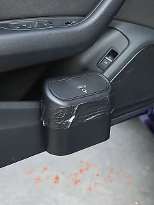 Thùng Rác Mini Ô Tô Hộp Đựng Rác Nhỏ Gọn Kẹp Trên Xe Thùng Rác Xe Hơi Để Bàn Làm Việc Tiện Lợi
