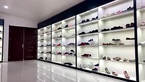 รองเท้าผ้าฝ้ายหนาพิเศษสำหรับฤดูหนาวรองเท้าผู้ชายรุ่นใหม่รองเท้าลุยหิมะแฟชั่นหุ้มข้อสูงรองเท้าหนังผู้ชายวัยกลางคนและผู้สูงอายุบุขนกำมะหยี่หนาพิเศษ