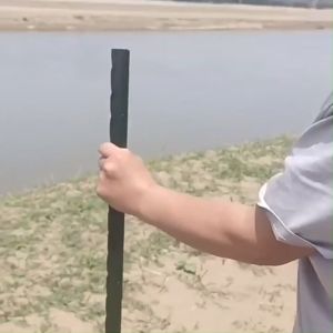 5PCS 1.3/1.5/1.8M Fence Post Fence Pole Metal Pole Thickened Hog Wire Pointed Solid Triangle Iron Rust-proof Garden