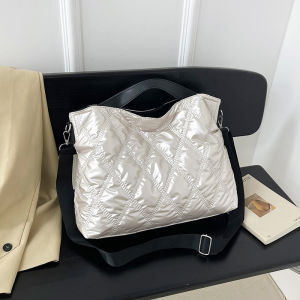 Winter Large Capacity Commuting Handbags New Womens Quilted Patterned Tote Bag Solid Color Single Shoulder Bag Underarm Bag
