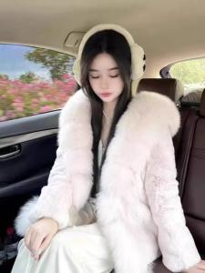Autumn Winter Thickened White Fox Fur Coat Womens Hooded Fake Fur Outerwear Rabbit Squirrel Skin Pattern Luxury Lady Style