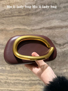 Retro Metal Decorated Box Bag Handbag Shoulder Bag Clutch for Women Elegant Versatile Party Bag Small Size American Vintage Style