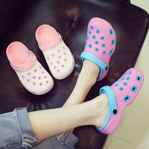 รองเท้าแตะแบบสวมสำหรับผู้หญิงในช่วงฤดูร้อนปี 2025 รองเท้าแตะแบบสวมส้นหนาสำหรับกลางแจ้งกันลื่นแบบสวมครึ่งนิ้วสำหรับพยาบาลและชายหาด