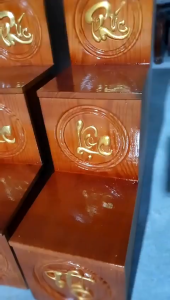 Bục Tam Cấp – Nhị Cấp Kê Bàn Thờ Thần Tài Dát Vàng Chữ Phúc Lộc Thọ