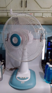 PREOWNED USED ELECTRIC FAN DESK FAN 16inc