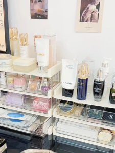 ชั้นวางของบนโต๊ะ2/3ชั้น กล่องเก็บเครื่องสำอาง ชั้นวางชุดชงกาแฟ โปร่งใสมองเห็นได้ มีช่องเก็บของและลิ้นชัก