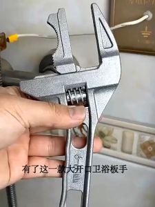 Kunci Inggris Kunci Pas 6-68mm Kunci Pipa Serbaguna Universal Adjustable Wrench 6 - 68 mm