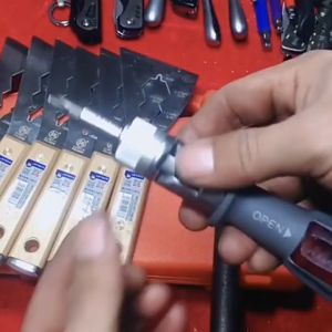 JUNEFOR Screwdriver Set 11 In 1 Ratchet Screwdriver Anti Slip Handle Magnetic Screw Bits Tools