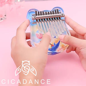 Kalimba 10 คีย์ รูปหมี/ดอกไม้/กวาง/ปลาวาฬ/แมว อะคริลิกใส เปียโนนิ้วขนาดเล็ก สำหรับเด็กและผู้ใหญ่ พร้อมที่ชี้ตำแหน่งนิ้ว เปียโนนิ้วของขวัญ