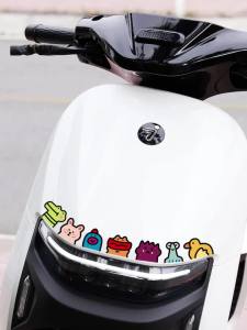 Fun Animal Graffiti Patterns Reflective Car Stickers Motorcycle Auto Moto Bike Scooter Body Helmet Windshield Decals Accessories