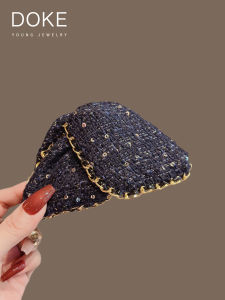 Shiny Sequin Triangle Hair Claw Clip Womens Elegant Plump Chain Hair Accessories Korean Style Universal Fashion Hair Grips