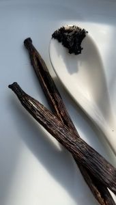 HARVEST & SAVOUR Papua New Guinea AA Grade Vanilla Bean Pod 3 pods 12g 16cm + (Glass Tube)