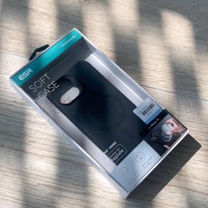 ESR Cloud Soft Case (HaloLock) เคสไอโฟน 15 เคสชาร์จไร้สาย เคสมือถือ