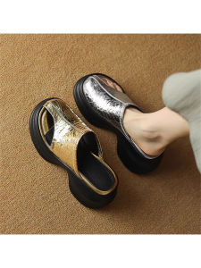 รองเท้าแตะส้นสูงหนังนิ่มสำหรับผู้หญิงในช่วงฤดูร้อนปี 2025 รองเท้าแตะแบบสวมหัวแบบลำลองที่สวมใส่สบายและทันสมัย