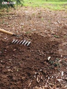 คราด คราดหญ้า คราดเหล็ก7ฟันคราดถากหญ้า คาดหญ้าเหล็ก อุปกรณ์ทำสวน คราดมีด้าม ใช้ขุดดินขุ่นถางหญ้าดายหญ้า