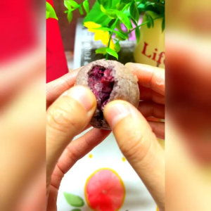 Rose Mulberry Rose Flower Cake Pastry Snacks 玫桑葚玫瑰鲜花饼糕点零食