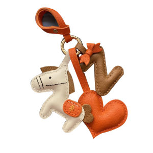 ของขวัญสำหรับคู่รัก จี้กระเป๋าหนังวัวแฮนด์เมด จี้รถยนต์ จี้กุญแจ จี้สัตว์เลี้ยง จี้ลม จี้สัตว์ปีกัน