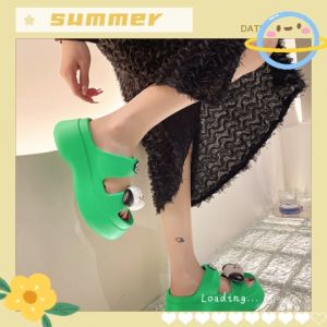 มาใหม่พร้อมส่ง รองเท้าแตะเสริมส้น ดีไซน์สวยน่ารักไม่ซ้ำใครแน่นอน สวมใส่สบาย รองรับการสวมใส่สายคาดด้านหน้า เสริมความน่ารักด้วยตัวติด With you