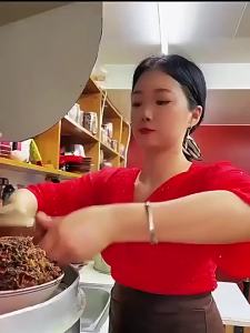 Ready-to-Eat Braised Pork in Preserved Vegetables Bowl Packaged