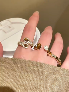 Nicedays🍒Cincin Batu Mata Harimau Bentuk Ular Retro Wanita Cincin Terbuka Mewah Ringan Cincin Ceruk