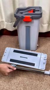 ชุดถังไม้ถูพื้นแบบรีด Flat Mop ไม้ถูพื้นพร้อมถังรีดน้ำ ดักจับฝุ่นได้ดี ม็อบถูพื้น ซักน้ำและรีดน้ำในตัวเดียว พลาสติกหนาเเข็งเเรง พร้อมผ้าถูพื้น หัวม็อบกว้าง 33 cm