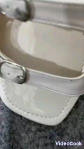 LEONY Sandal Flat Wanita Tali Gesper Terbaru Glossy