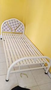 Giường sắt đơn giản kích thước ngang 1m x 2m màu kem - màu xanh dương freeship