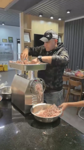 Máy xay thịt công nghiệp TK-32 lưới xay 3 ⅞ inch (98.5mm) 220V/1500W 320kg/giờ