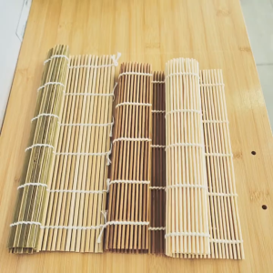 เสื่อไม้ไผ่สำหรับม้วนซูชิ เสื่อม้วนซูชิ ที่ม้วนซูชิ ที่ห่อซูชิ อุปกรณ์ซูชิ สไตล์ ญี่ปุ่น Natural Bamboo Shushi Roll Mat