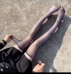 [Hot Trend 2025 ] Tất Qua Gối Siêu Quyến Rũ Siêu Cuốn Hút Với Chất Liệu Mềm Mại Nhiều Màu Sắc Tha Hồ Cho Chị Em Lựa Chọn