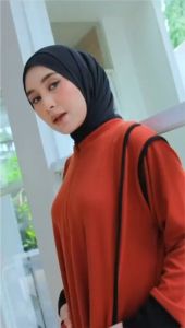 Salvia Dress Strip Hitam Elegant Bahan Crinkle Airflow Terbaru