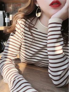 เสื้อสเวตเตอร์ถักแขนยาวผู้หญิงฤดูใบไม้ผลิ 2025 เสื้อชั้นในลายทาง ทรงหลวม สวมใส่สบาย แฟชั่น เสื้อคลุมกันหนาว