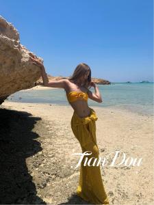 Romantic Yellow Knitted One-Piece Bikini with Flower Design High Quality Thermal Spa Three-Piece Set Womens Nylon Swimsuit