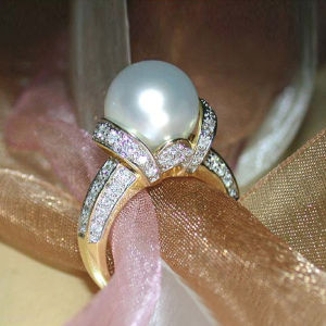 Huitan Elegant Imitation Pearl Gold Color Wedding Rings Women Shiny CZ Romantic Marriage Ceremony Party Ring Fashion Accessories