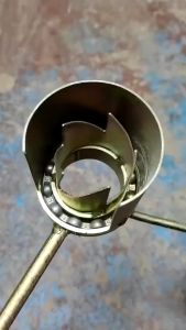 Dụng cụ tách hạt ngô thông minh máy tách  bắp bằng tay làm bằng thép mạ chống gỉ