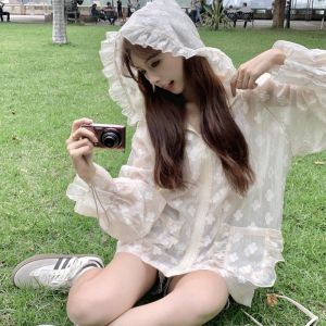 เสื้อคลุมกันแดดแขนยาวมีฮู้ดสำหรับผู้หญิงในช่วงฤดูร้อนปี 2023 ทรงหลวมบาง ดีไซน์ใหม่ เสื้อคาร์ดิแกนเปิดแบบมีซิป