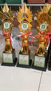 Piala MAHKOTA Set Juara 1 2 3 Trophy Free Stiker + Pita