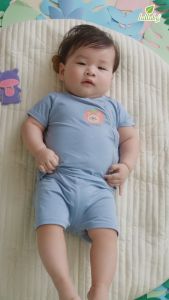 LULLABY - NH368N - Yếm bấm cúc lệch bé trai/bé gái