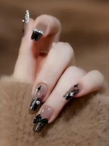 Hand-Worn Nail Almond Fancy Retro Dark Gradient with Diamond Bows Ice Transparent White Sweet Cool Cold Feeling
